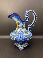Кувшин с цветочным рисунком