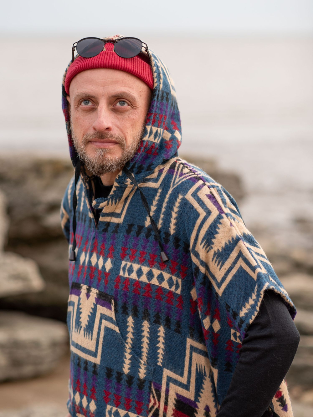 Пончо теплое с орнаментом Навахо