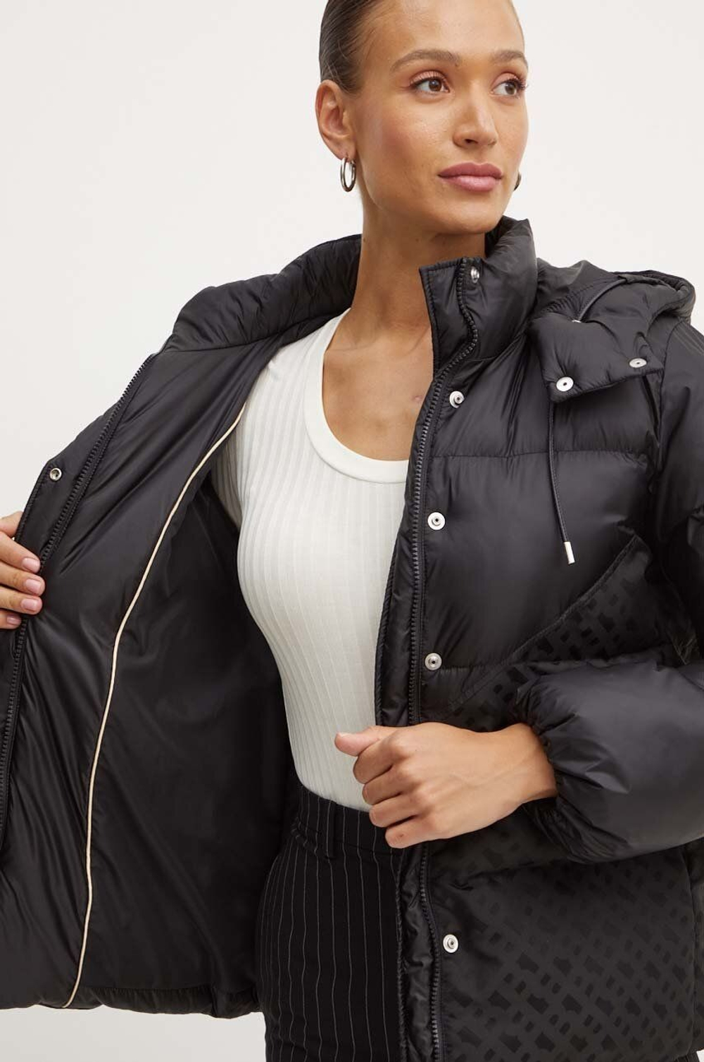 Куртка женская BOSS Pollimina 10260717 01