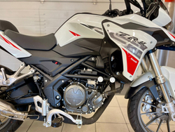 Benelli TRK 251 (Белый)