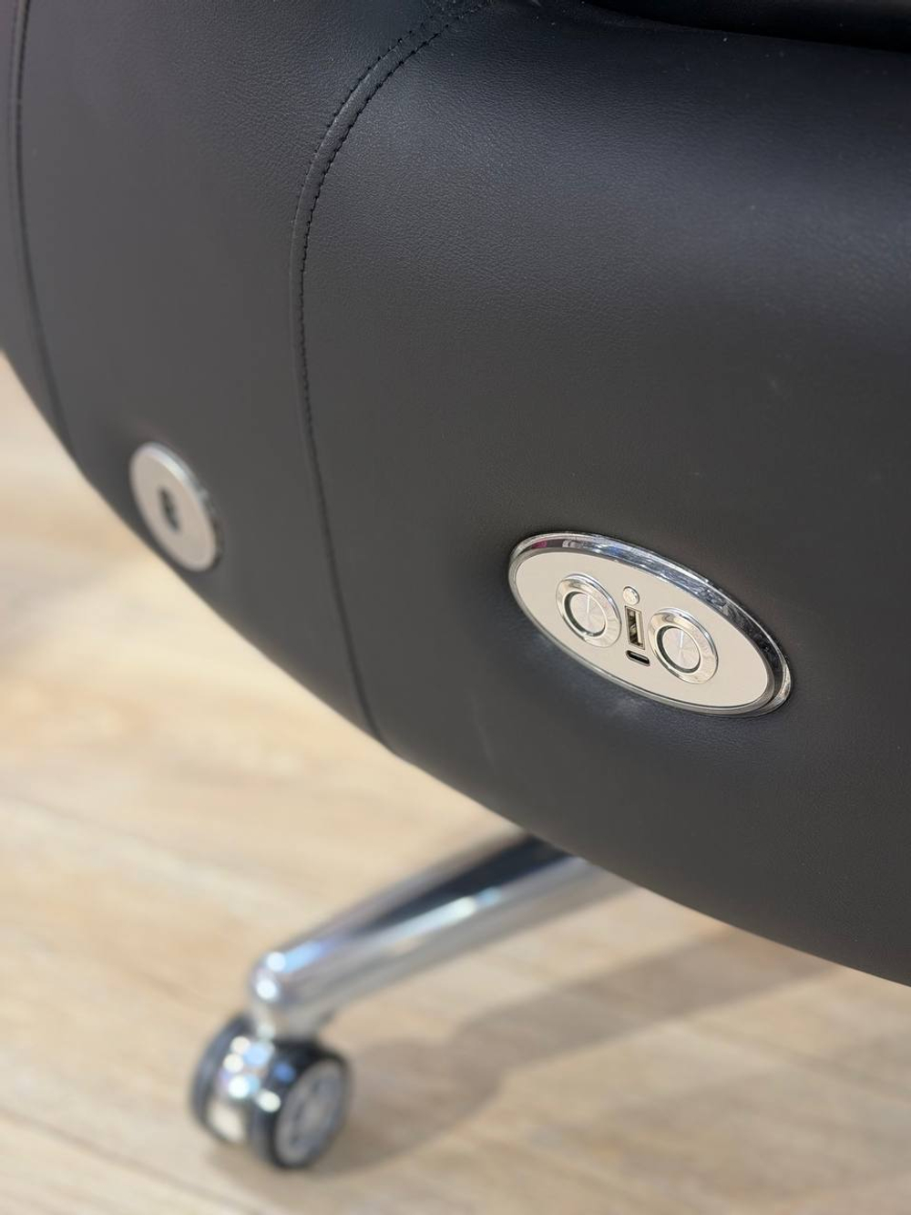 Кресло офисное 2395 582045##Black color LEATHER