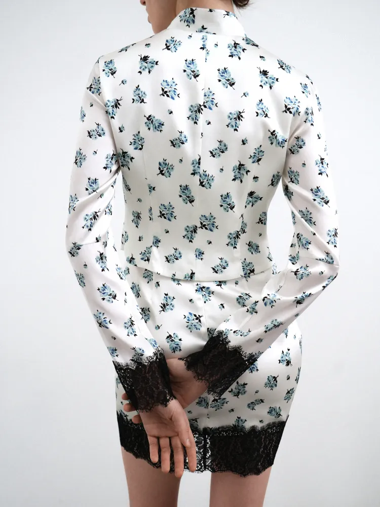 Чона (Chona), жакет из молочного атласа с цветочным принтом, с отделкой черным кружевом