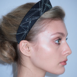 Кокошник с графичным рисунком