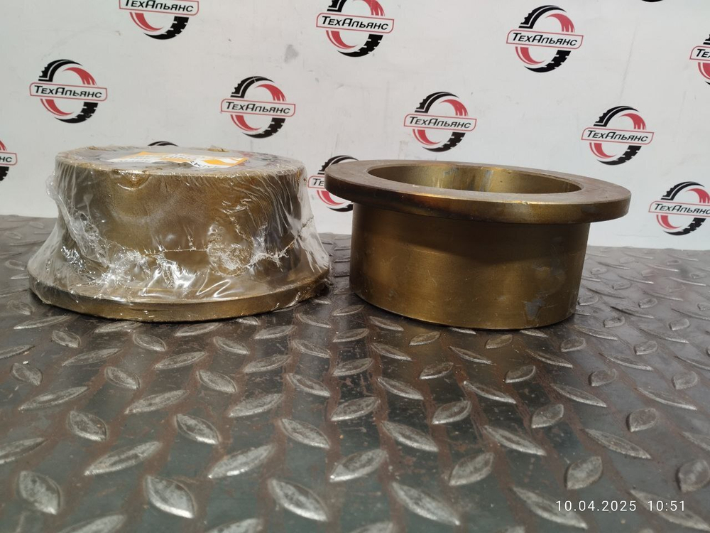 Втулка 195-21-32480