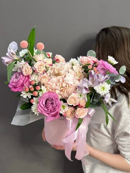 Композиция в розовой гамме с розовой гортензией