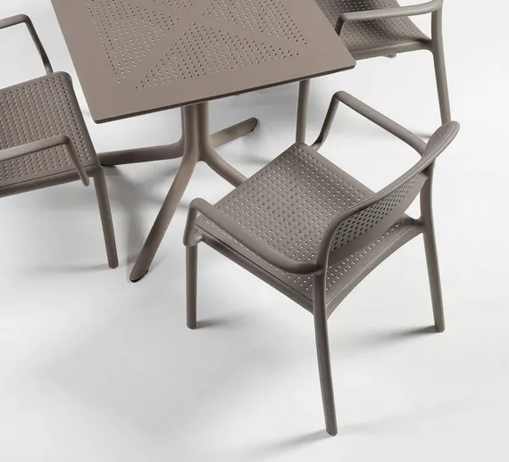 Пластиковый стол Clip 80х80 см тортора