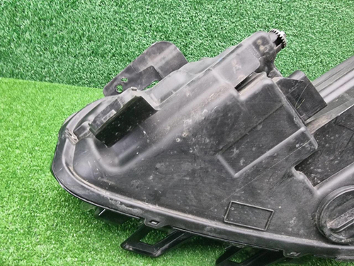 Фара правая Geely Coolray (2019-2024) LED