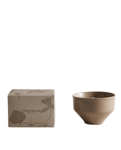 Zara Home Свеча ароматическая Orange Blossom 230 г, растительный воск, аромат цветочный, Розовый