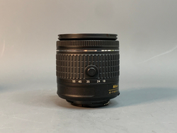 Nikon D3300 Kit 18-55mm 3.5-5.6G VR 5.200 кадров