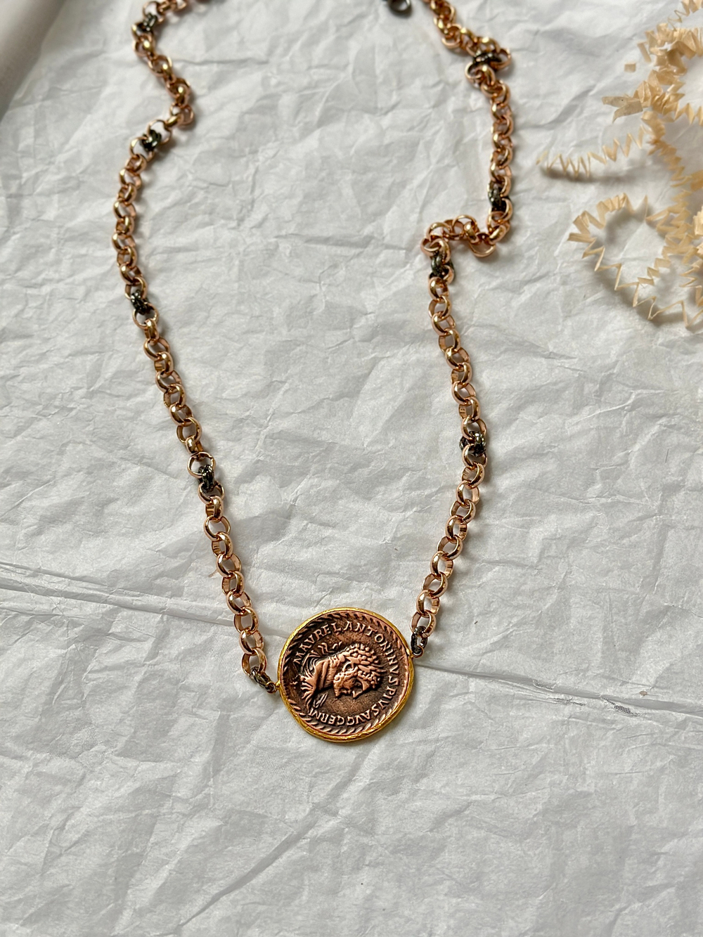 Цепь с монетой, цвет медь