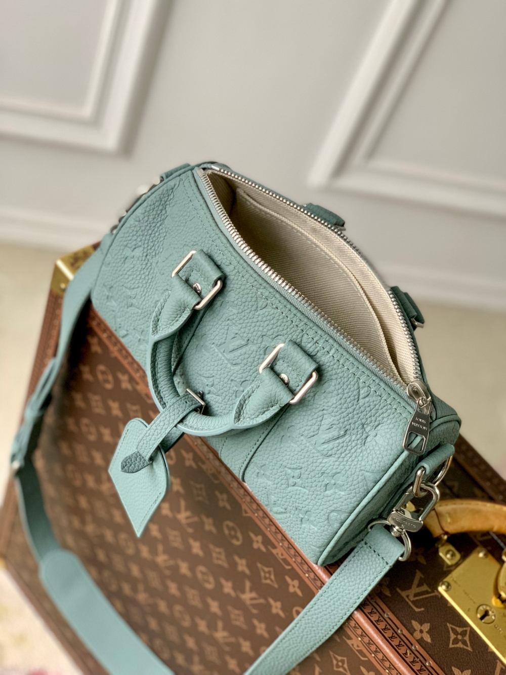 Louis Vuitton Keepall 25