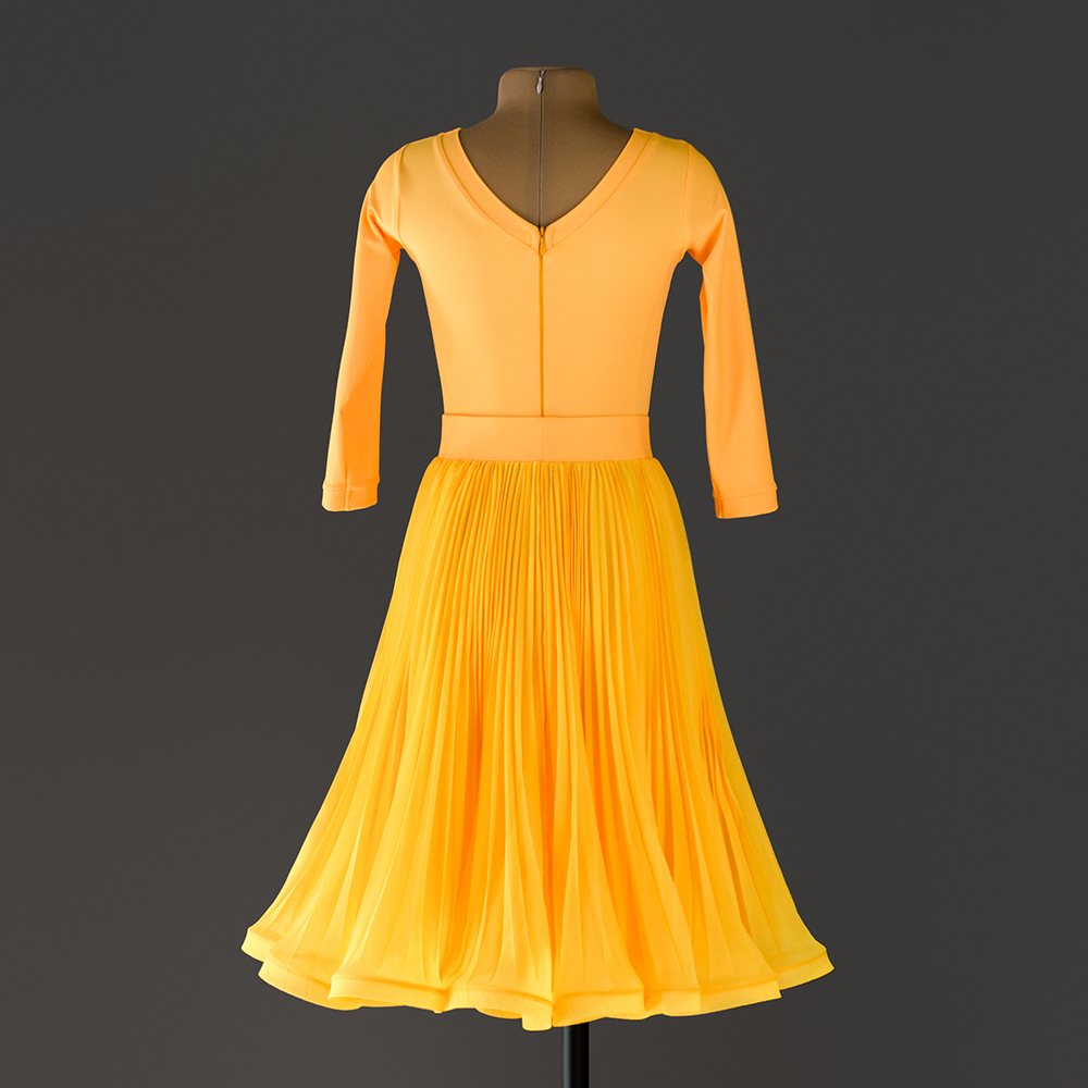 бальные платья 15 лет