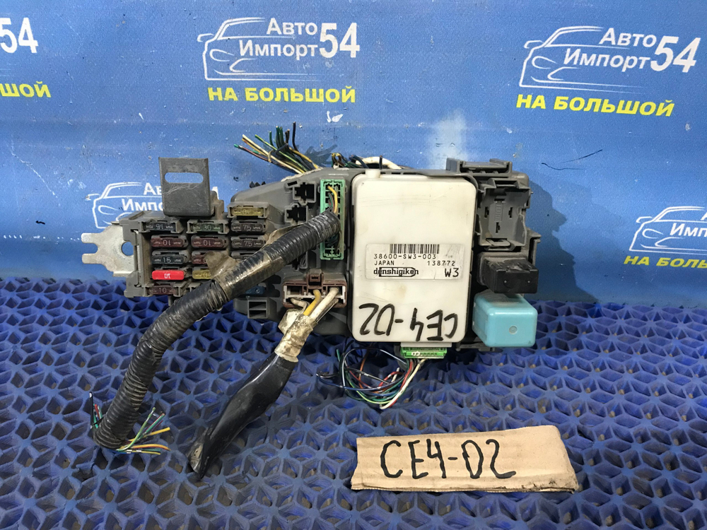 Блок предохранителей салонный Honda RAFAGA 1995