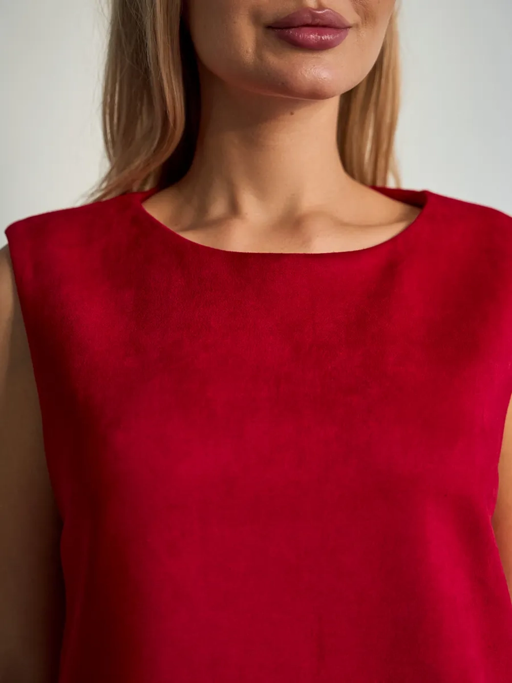 Платье сарафан офисное замшевое А силуэт с лампасами