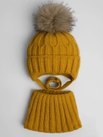 Шапка зимняя для мальчика на завязках и снуд