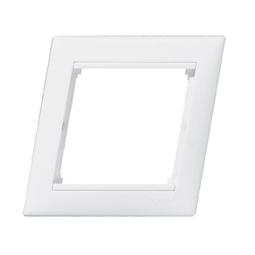 Legrand розетка 4220 с рамкой 1 белая