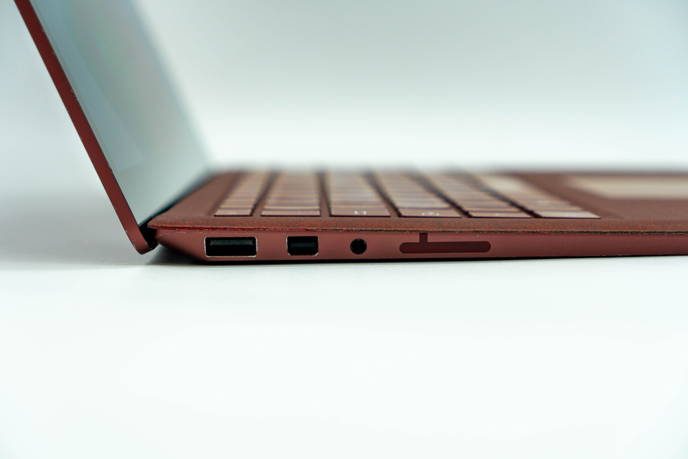 Ноутбук Microsoft Surface Laptop 2 ( i7-8650U ) Red