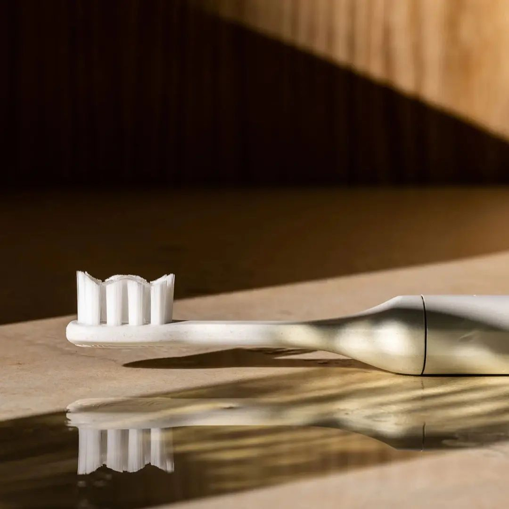 SURI Электрическая зубная щетка Sonic Tooth Brush with Mirror Mount - Sea Mist