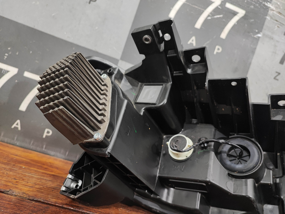 Фара левая LED Changan CS35PLUS 21-нв Б/У Оригинал S111F2805010305AA