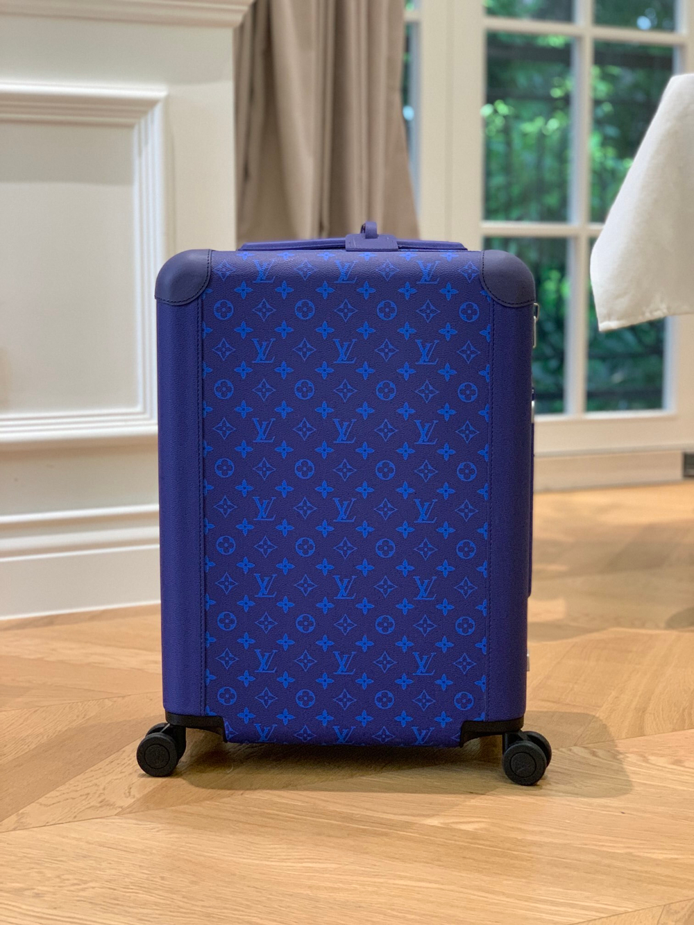 Louis Vuitton Horizon 55