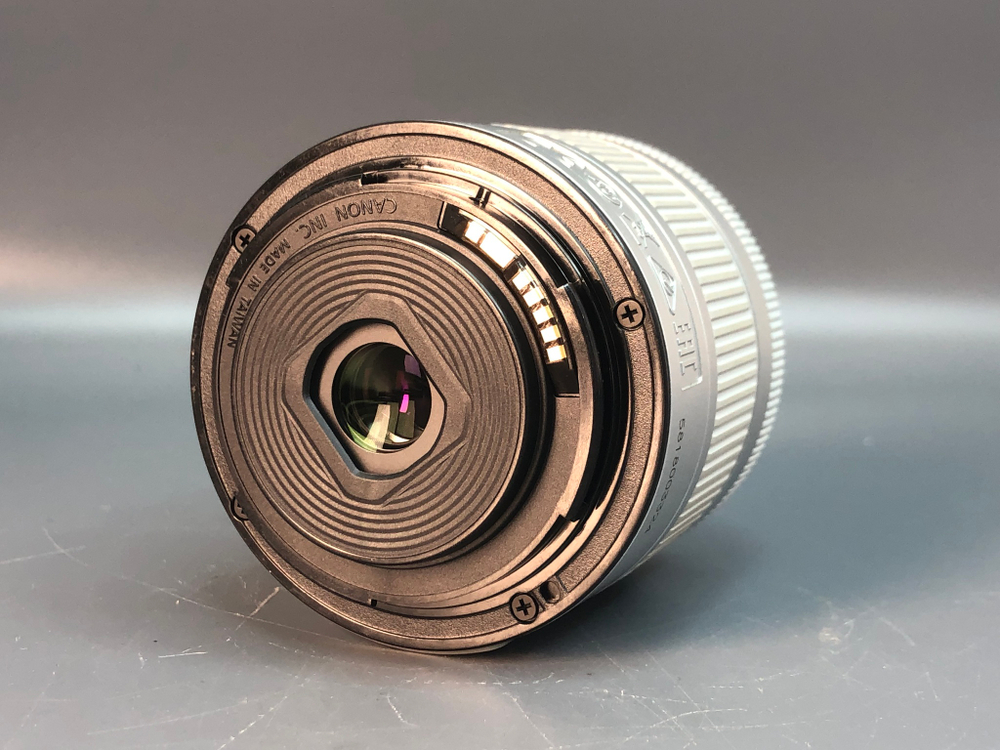 Canon 200D Kit 18-55mm, 1500 кадров пробега