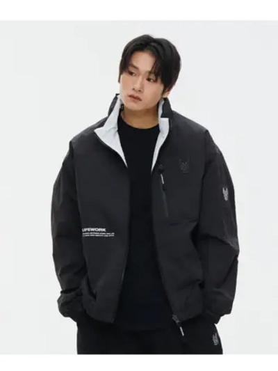 Нейлоновая ветровка с высоким воротом