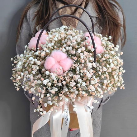 Сумочка с гипсофилой и хлопком