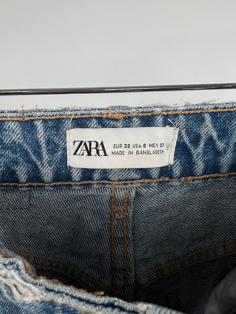 Джинсы Zara