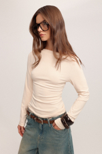 Лонгслив с асимметричным вырезом