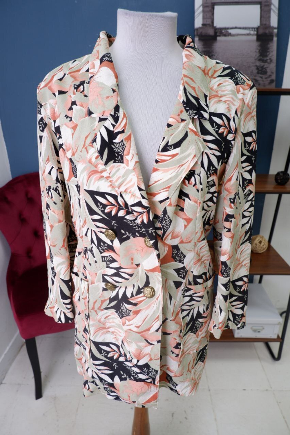 Жакет Jeneva с цветами 44 размер