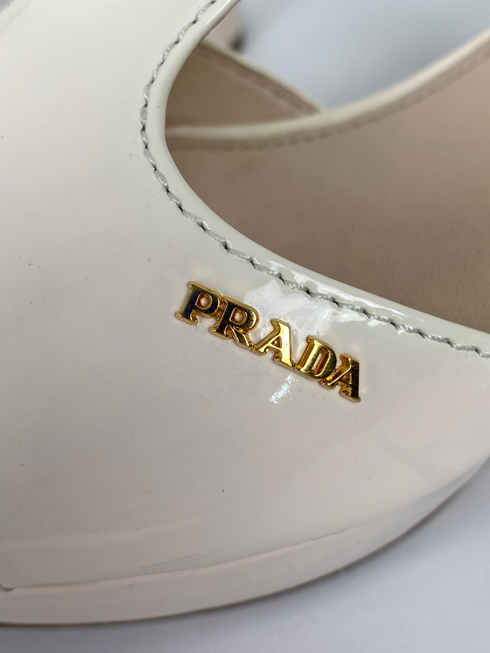 Босоножки Prada