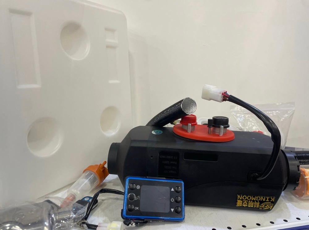 NEW KingMoon 2.2 кВт (12 в) Автономный отопитель салона, Пульт ДУ, 2000 Ватт, 12 вольт, бак 7 литров. (Гарантия 3 месяца)