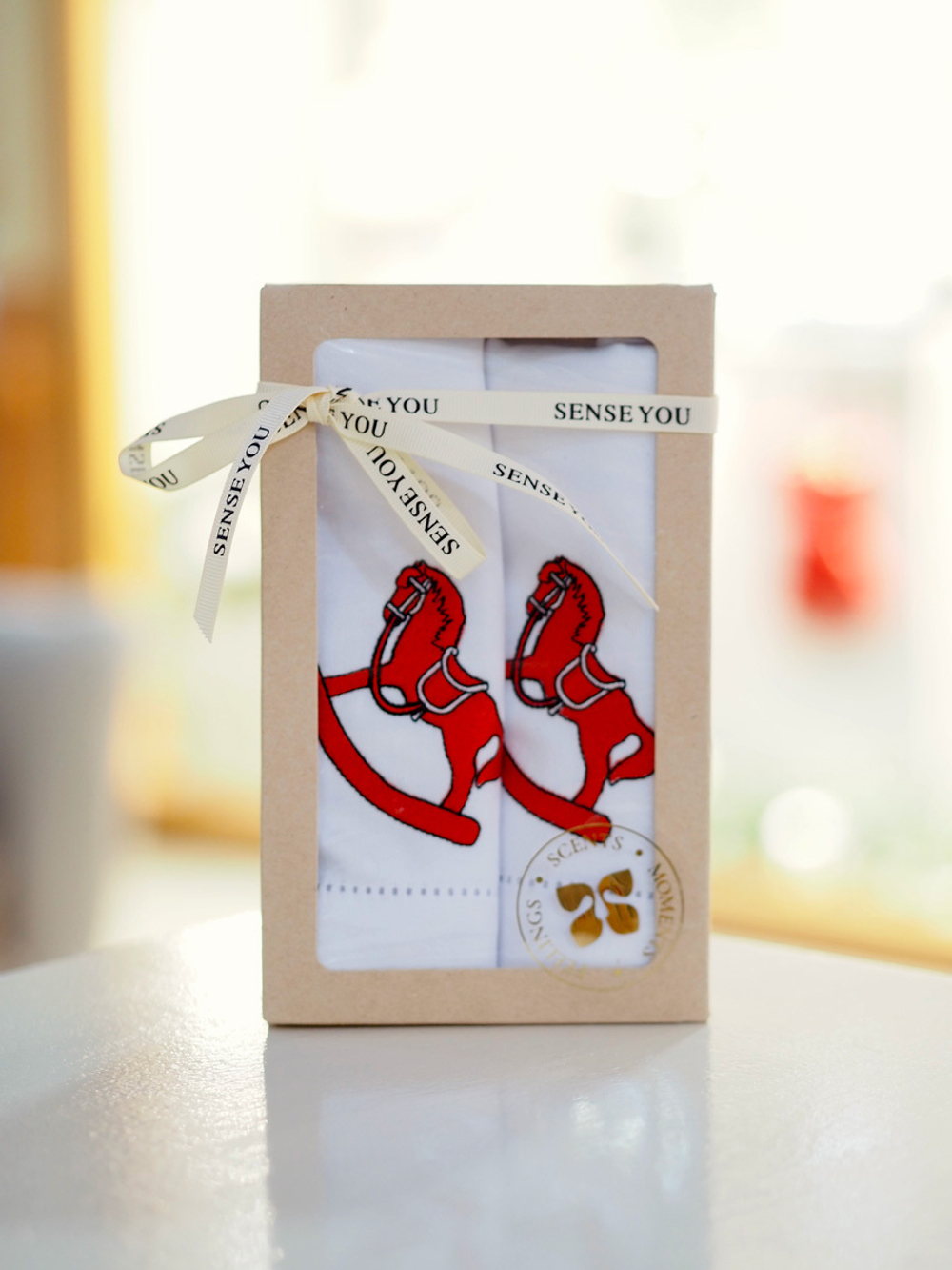 Салфетки с вышивкой «Красная лошадка» комплект 2 шт.