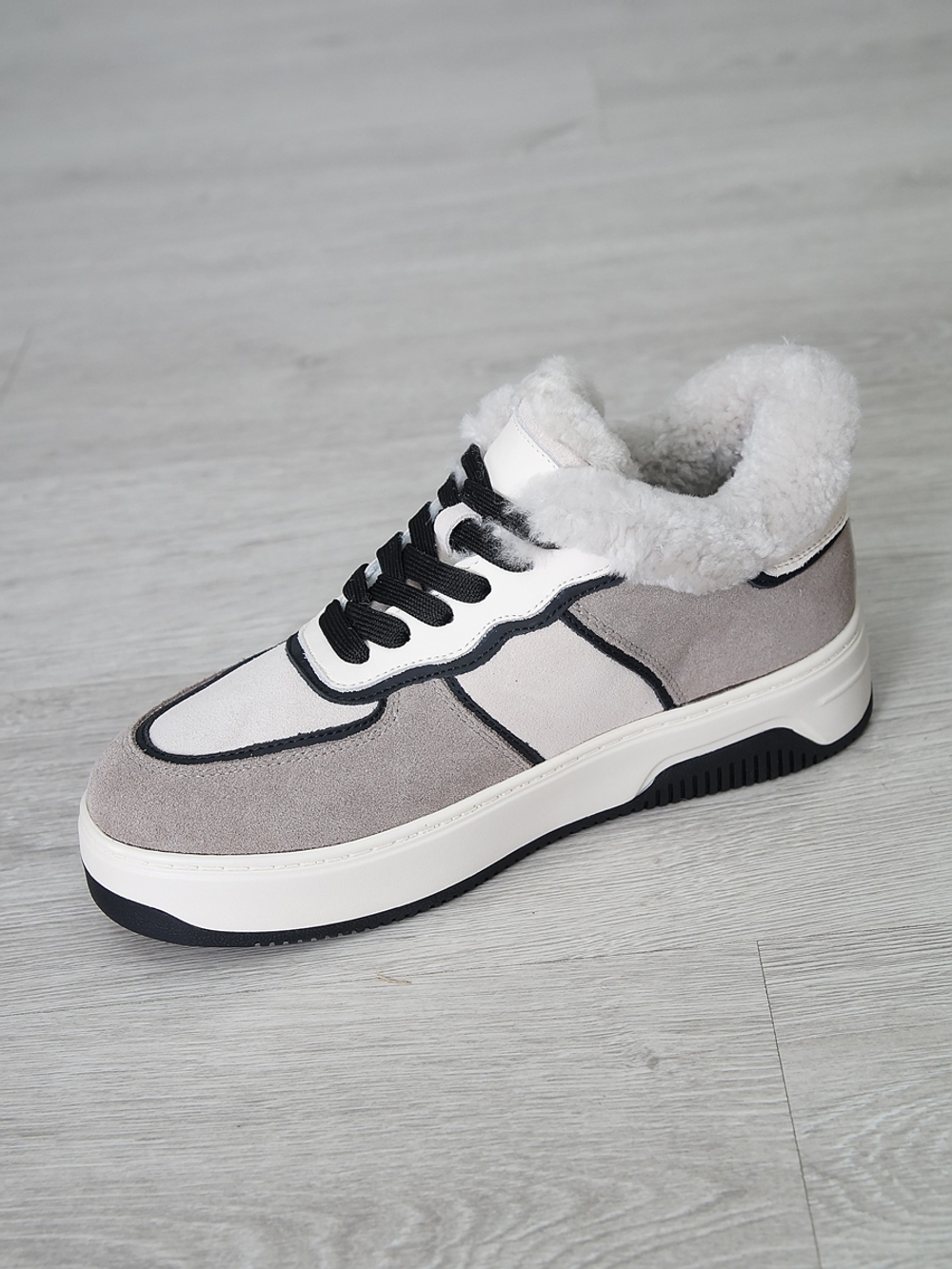 Кроссовки женские зимние