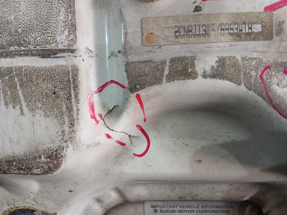 Капот SUZUKI ESCUDO 2000