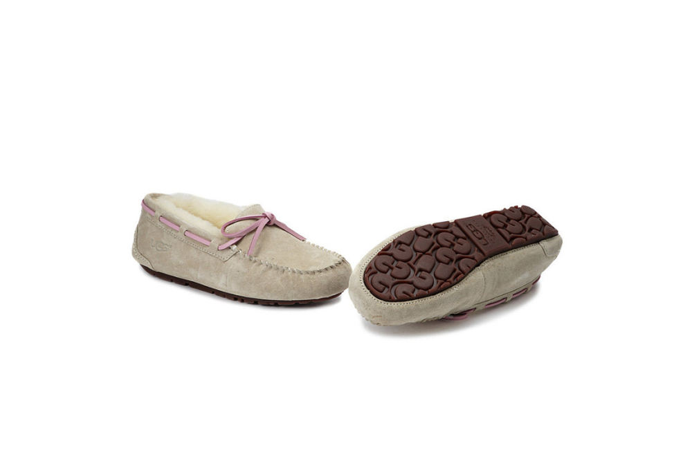UGG Dakota Sand