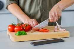 KitchenAid Нож Сантоку 18см в ножнах