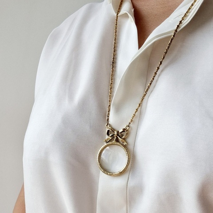 Колье с лупой