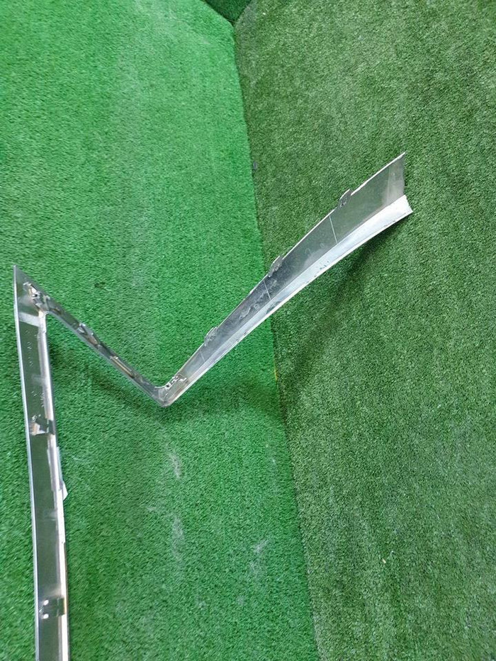 Молдинг решетки радиатора Lexus RX 4 (2015-2019)