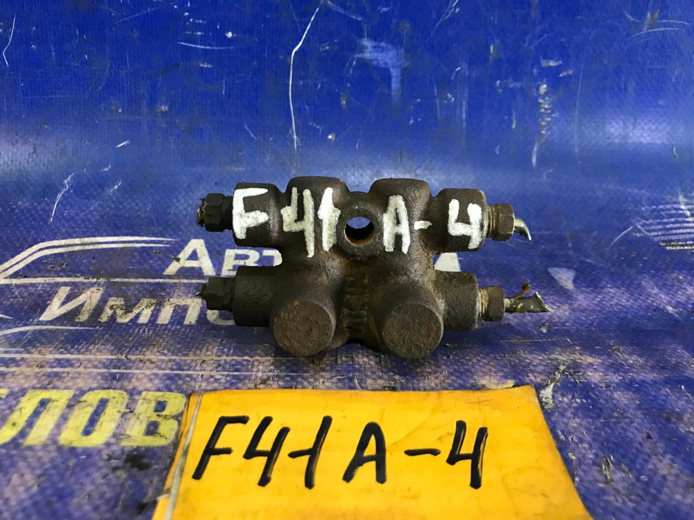 Распределитель тормозной MITSUBISHI DIAMANTE 1997