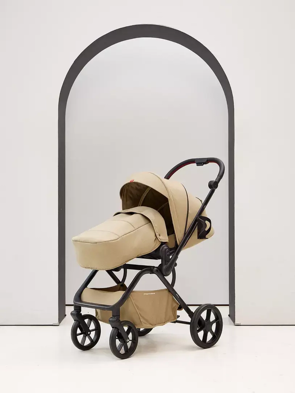 Коляска детская MOWBaby "MIO" MB102