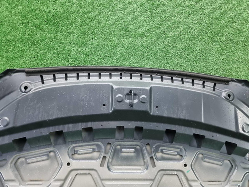 Капот Geely Monjaro (2021-н.в.)