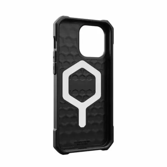 Чехол с поддержкой MAGSAFE UAG Essential Armor для iPhone 15 6.1", цвет черный (Black)