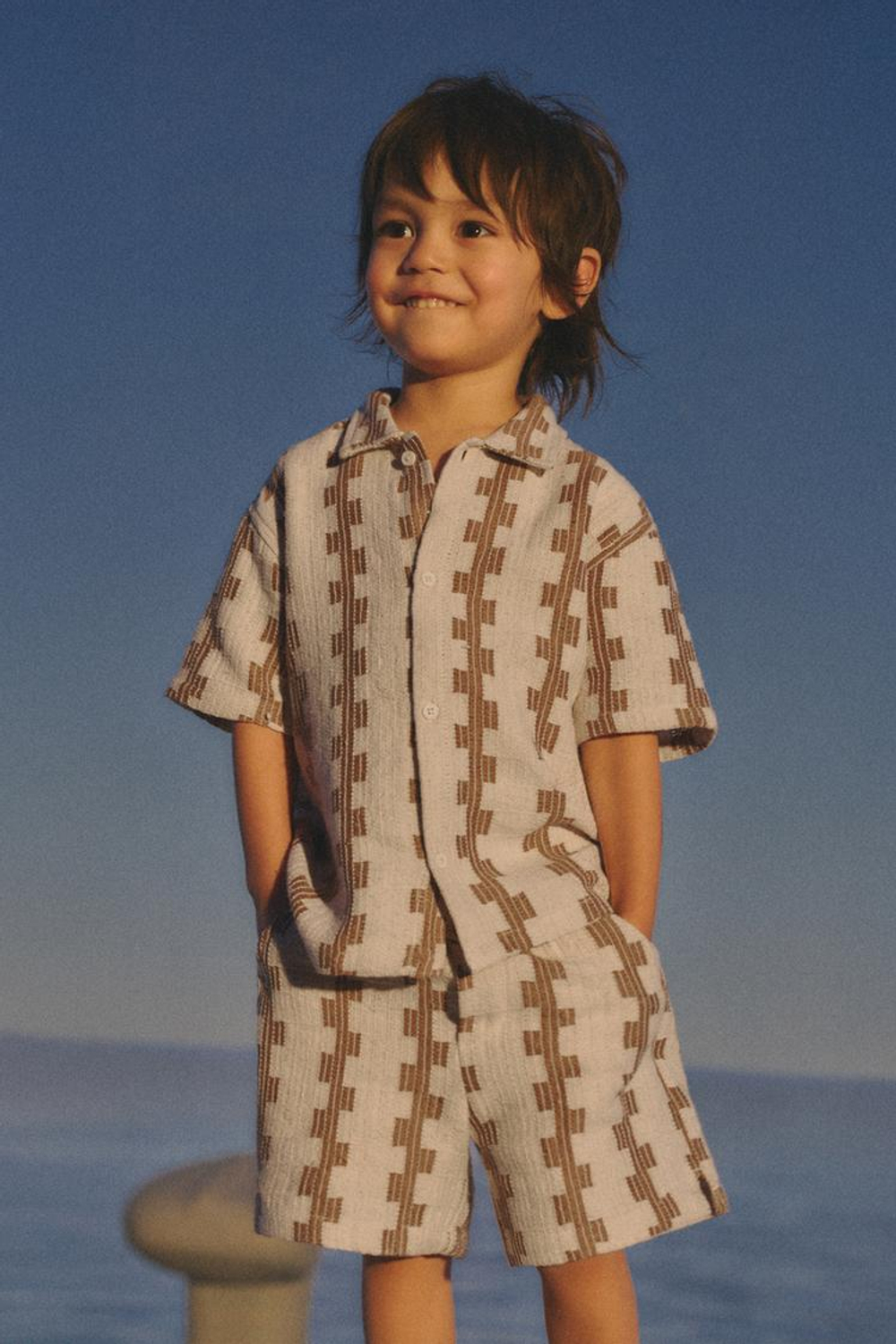 ZARA ШОРТЫ-БЕРМУДЫ С ПРИНТОМ, СВЕТЛО-БЕЖЕВЫЙ