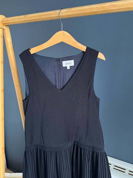 Платье без рукавов Aletta, 140