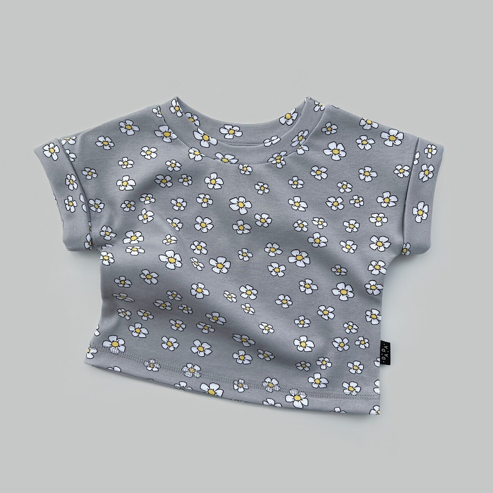 Футболка SQUARE (ромашки на сером)
