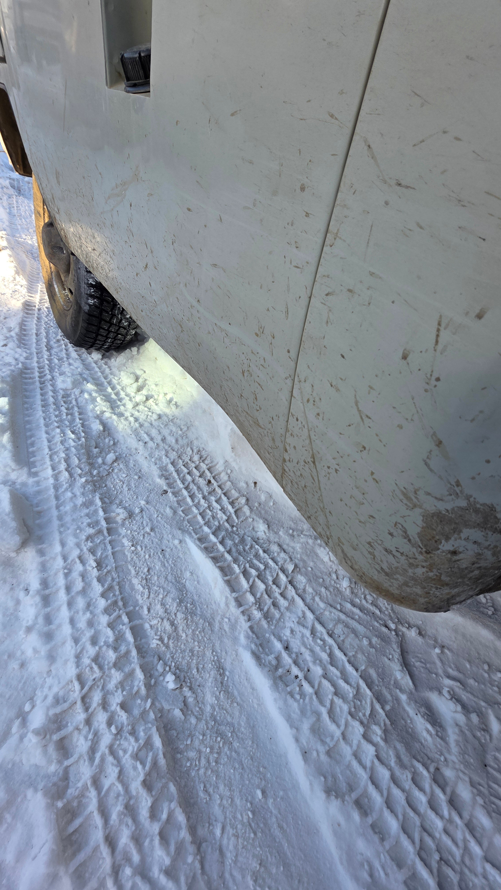 UAZ 3909* Бортовой 390945 (Тент, 4+1 мест, без ABS, Бензиновый, 2,7 л, 112 л.с.)