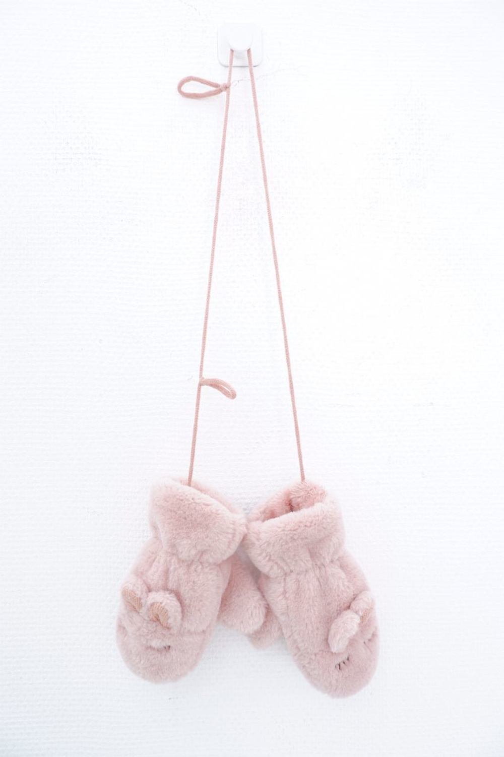 Варежки на веревке на 3/4 года