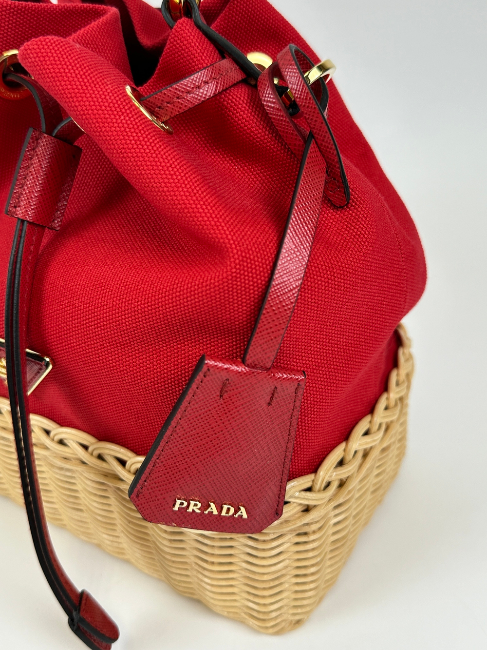 Сумка Prada Bucket Bag in Wicker and Canvas