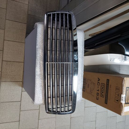 Решетка радиатора AVANGARDE style для Mercedes E W210